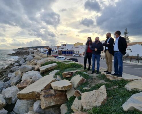 Junta-y-Ayuntamiento-abordan-la-regeneración-de-las-playas-de-El-Castillo